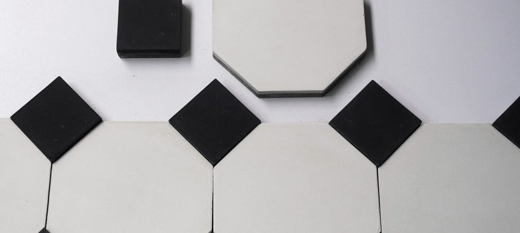 Obra con mosaico hexagonal
